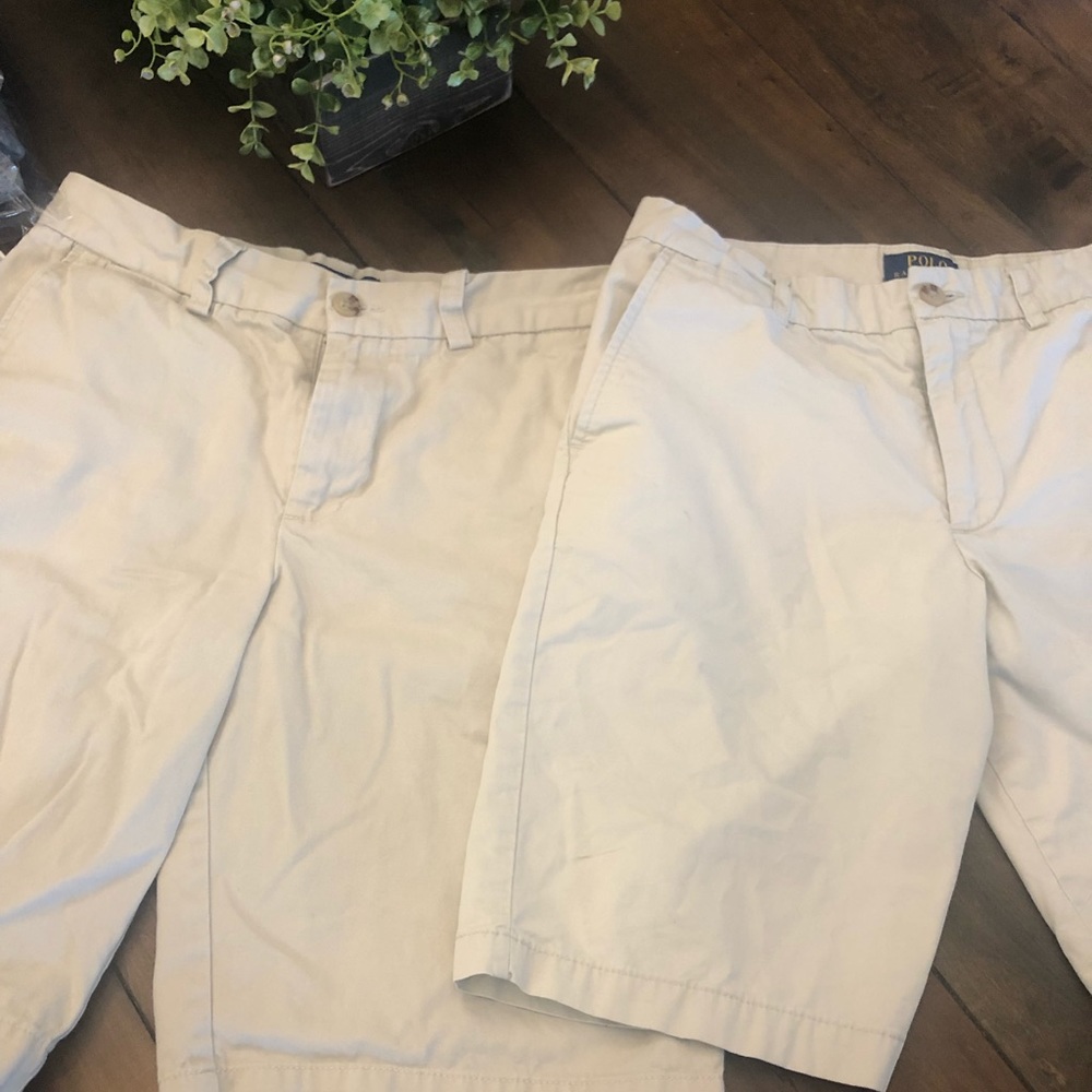 ❤️ 2 pair EUC boys Polo khaki shorts!!